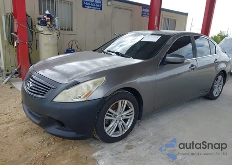 2013 Infiniti G37 Journey z USA, uszkodzony, nr VIN JN1CV6AP5DM724779